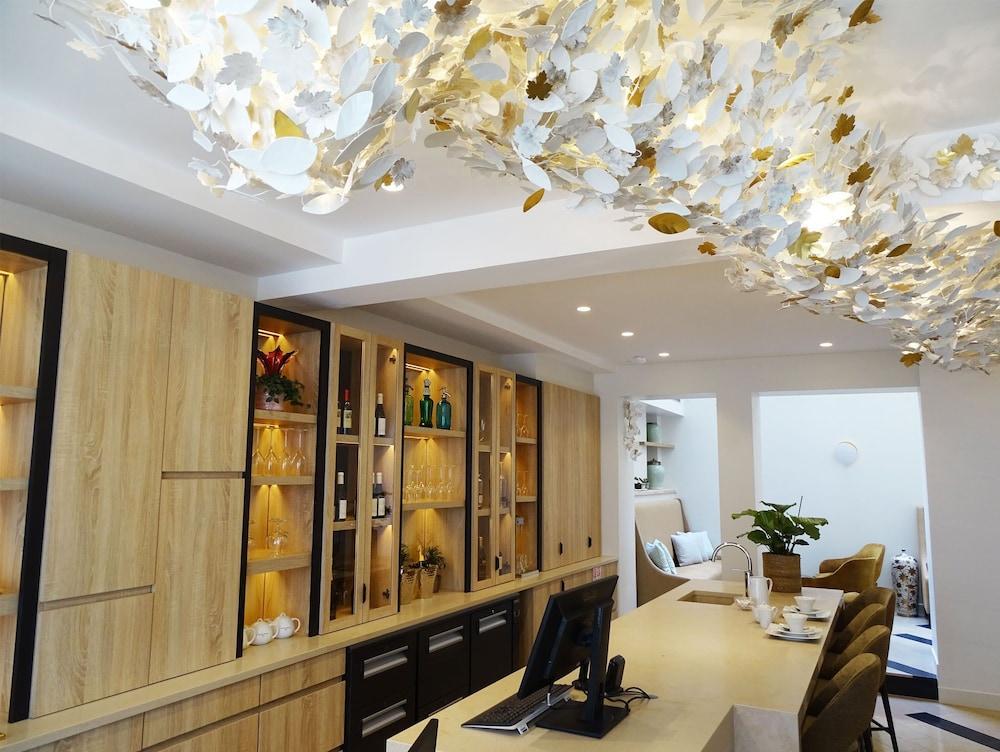 Hotel Des Champs-Elysees Paris Exterior photo