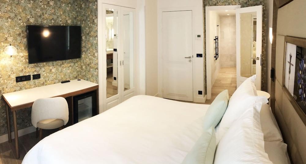 Hotel Des Champs-Elysees Paris Exterior photo