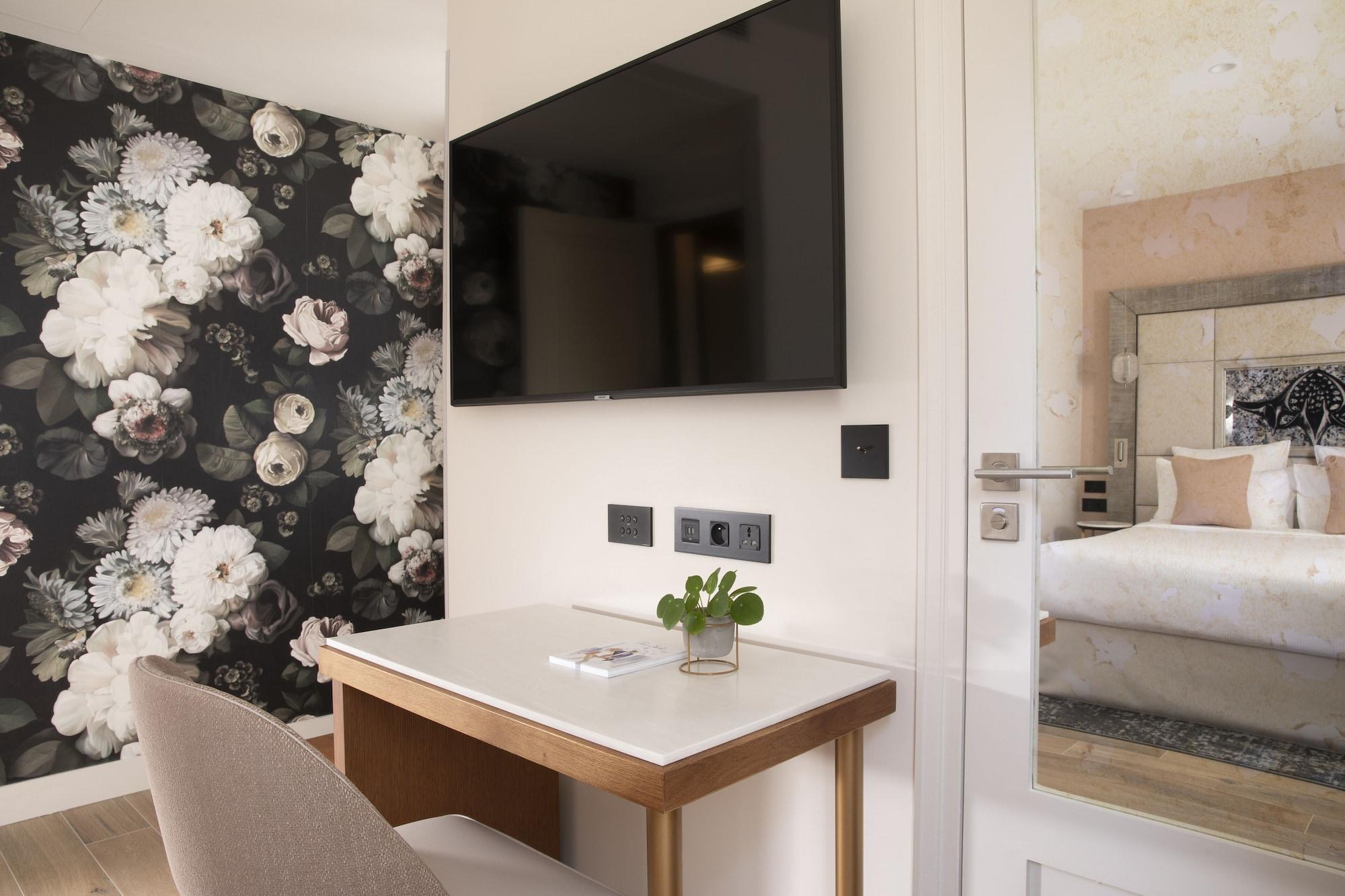 Hotel Des Champs-Elysees Paris Exterior photo